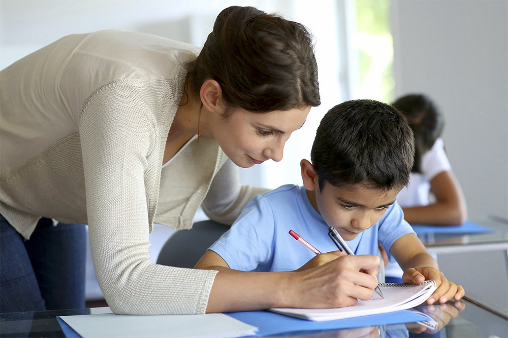 Cursos de lenguaje corporal para el sector educativo