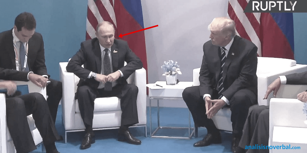 Putin elude el contacto visual al hablar con Trump